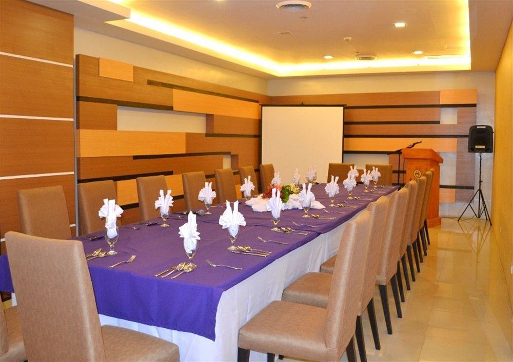 Big 8 Corporate Hotel Tagum Екстер'єр фото