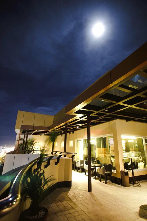 Big 8 Corporate Hotel Tagum Екстер'єр фото