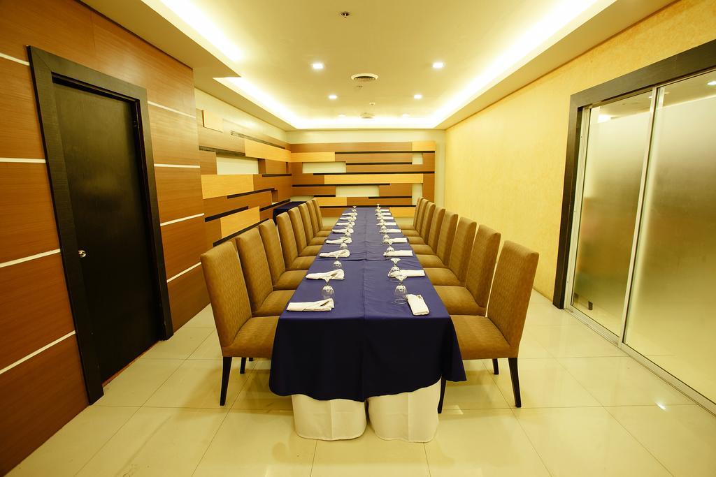 Big 8 Corporate Hotel Tagum Екстер'єр фото