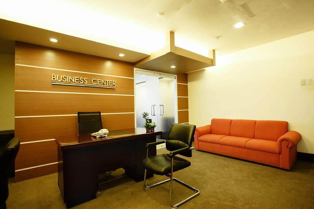 Big 8 Corporate Hotel Tagum Екстер'єр фото