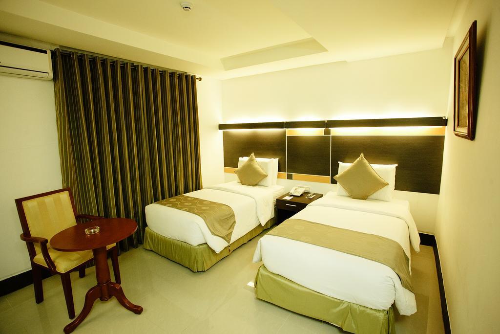 Big 8 Corporate Hotel Tagum Екстер'єр фото