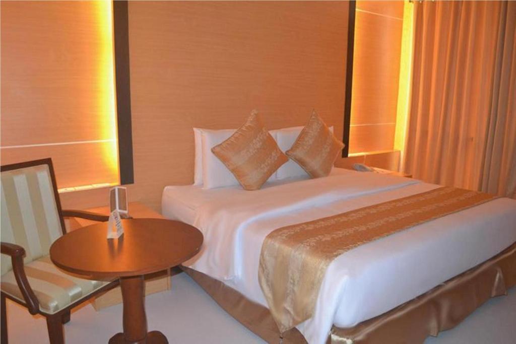 Big 8 Corporate Hotel Tagum Екстер'єр фото