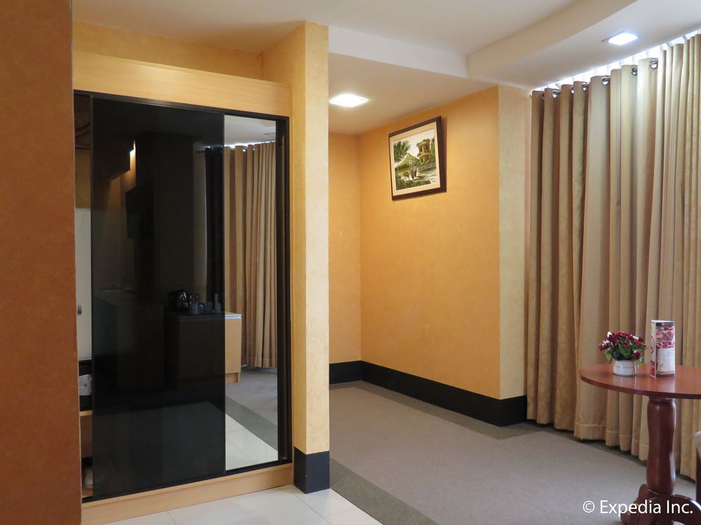 Big 8 Corporate Hotel Tagum Екстер'єр фото