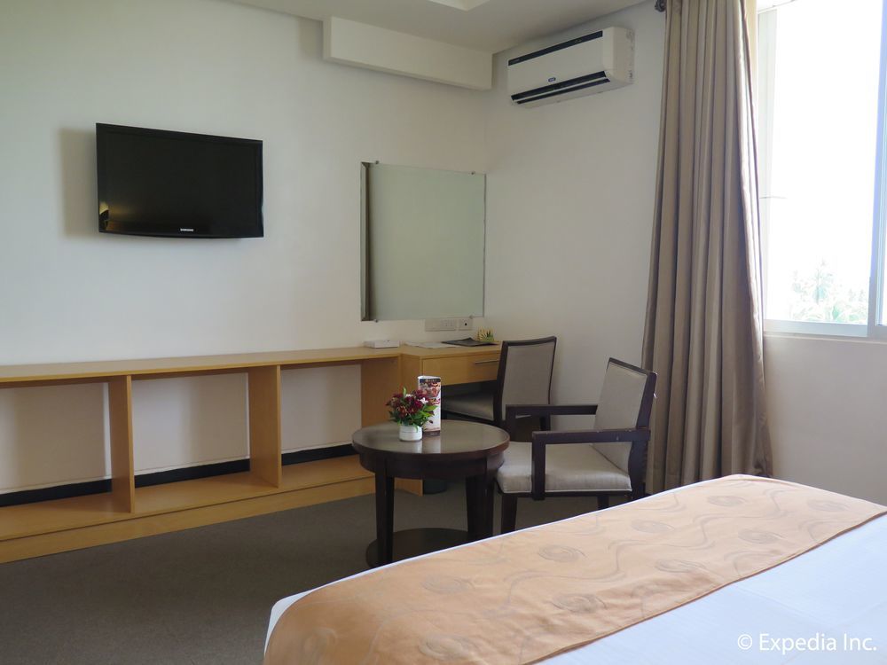Big 8 Corporate Hotel Tagum Екстер'єр фото